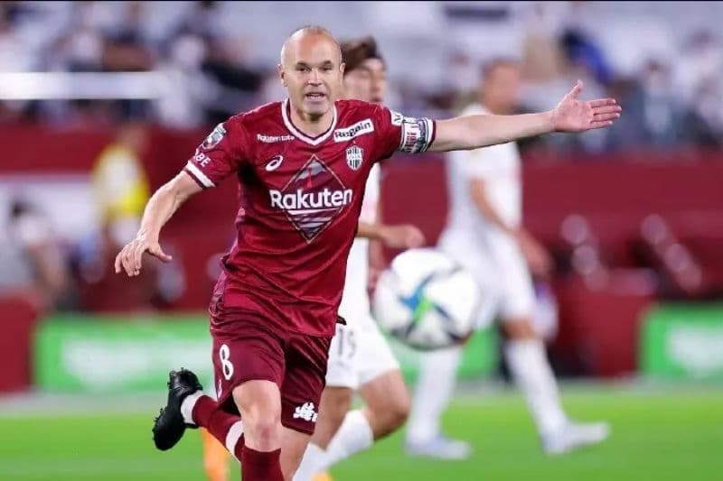 Các giai đoạn sự nghiệp thăng trầm của Iniesta